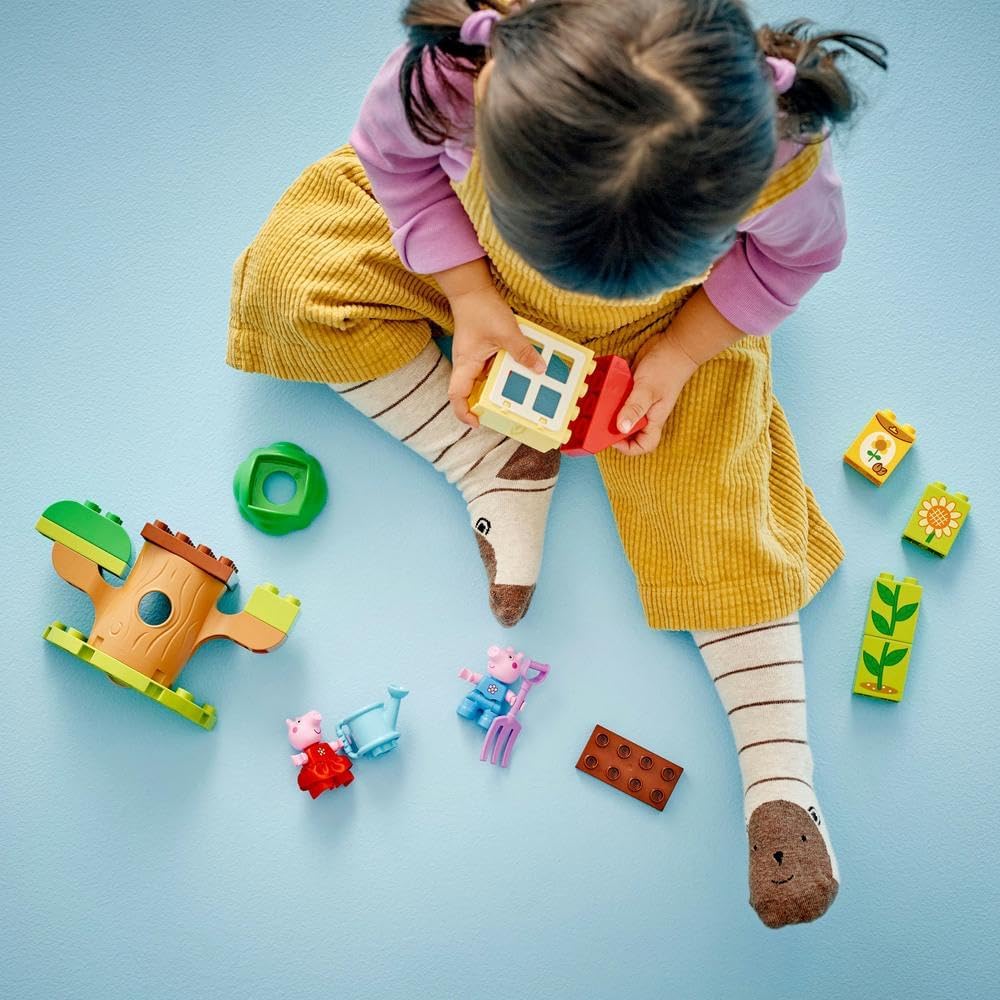 LEGO DUPLO Peppa Pig Garden and Tree House 10431 — image 4