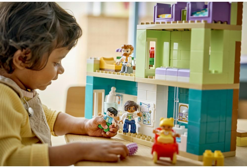 LEGO DUPLO 3 in 1 Modern Family House with Figures 10470 — image 8