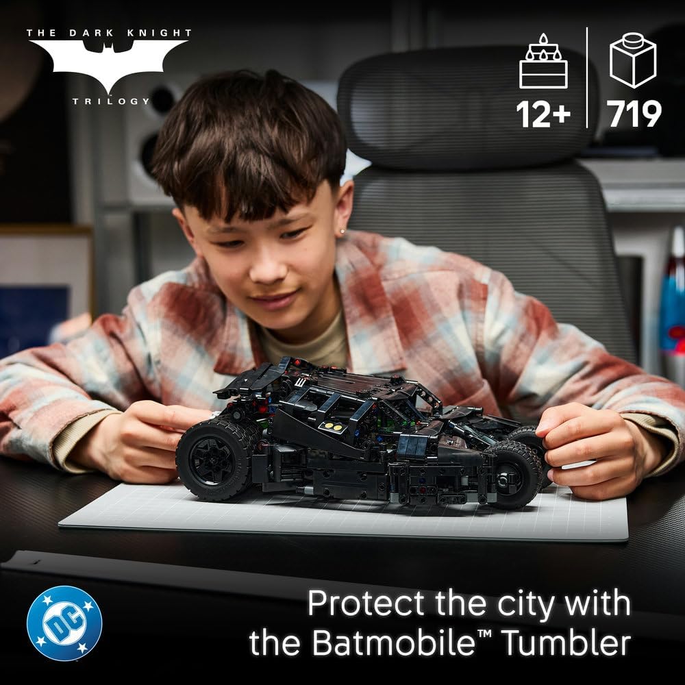 LEGO Technic Batmobile Tumbler 42239 — image 2