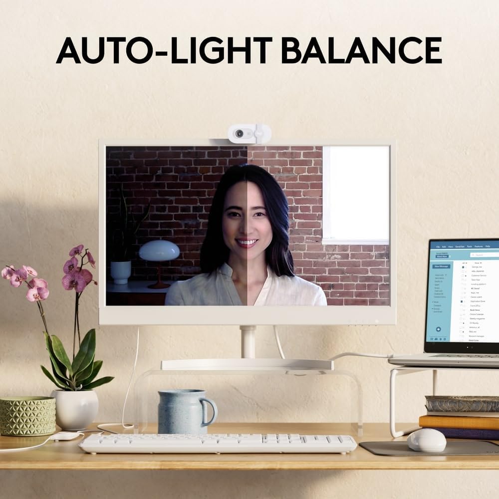 Logitech BRIO 100 Webcam — Off White