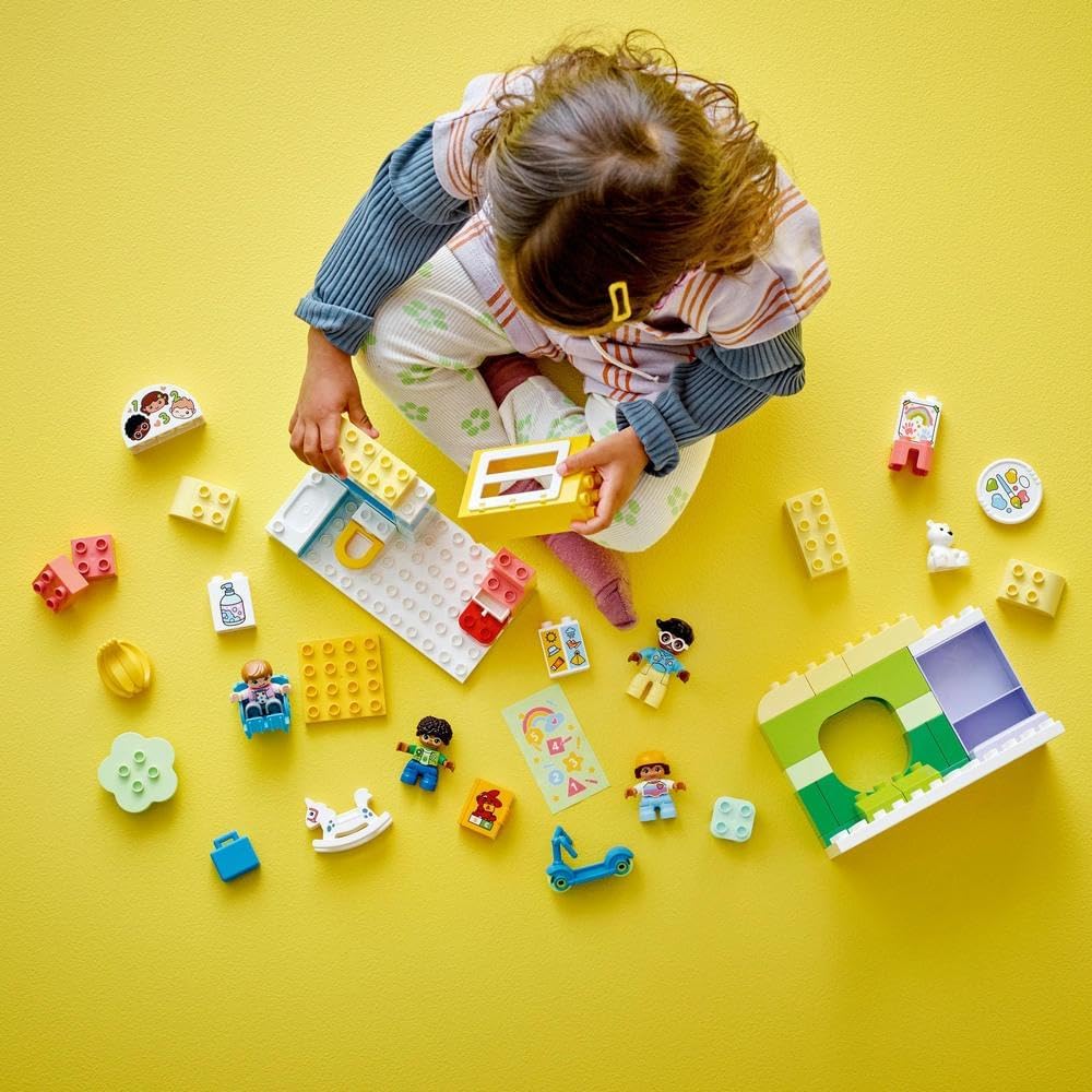 LEGO DUPLO Life At The Day Nursery 10992 — image 4