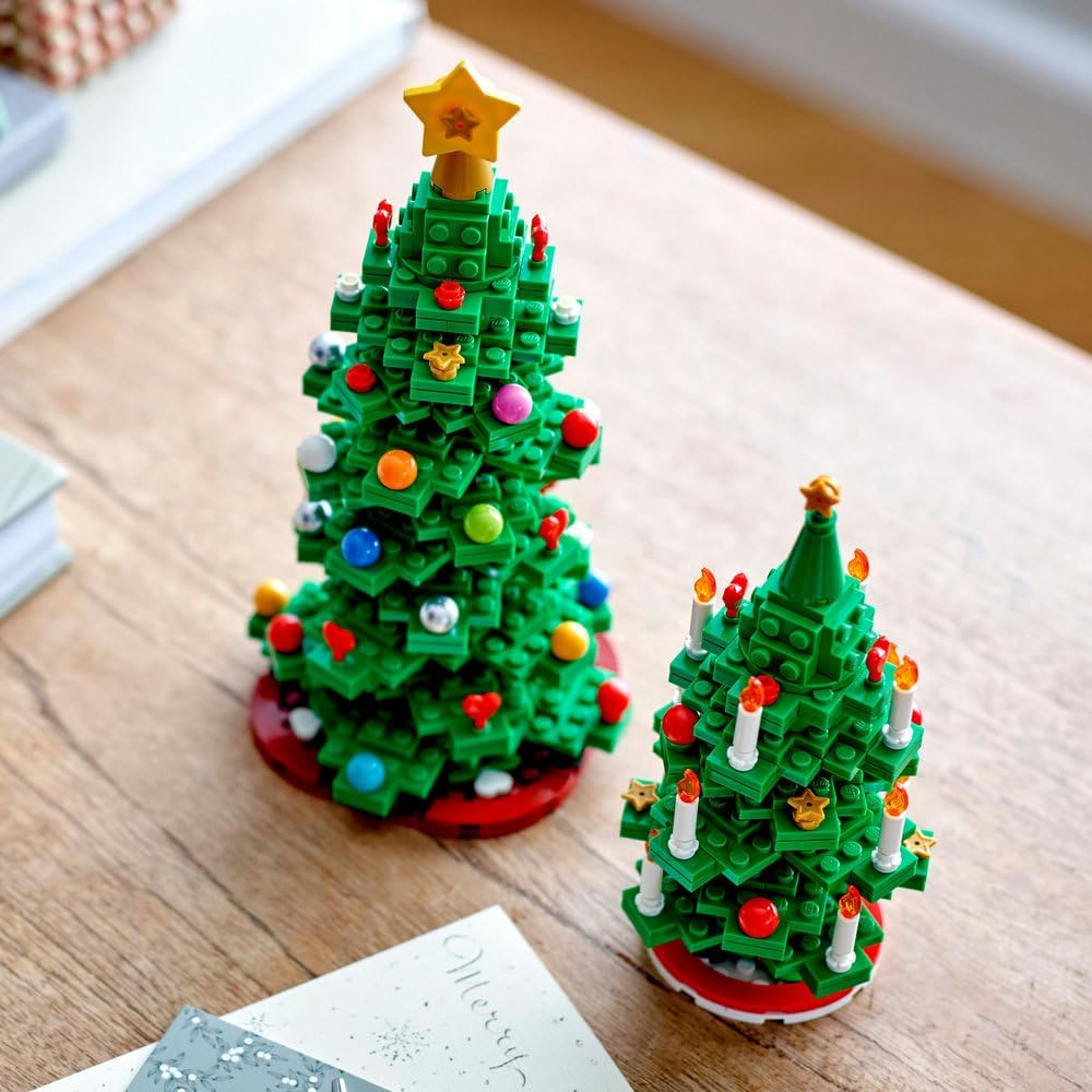 LEGO Christmas Tree 40573 — image 3