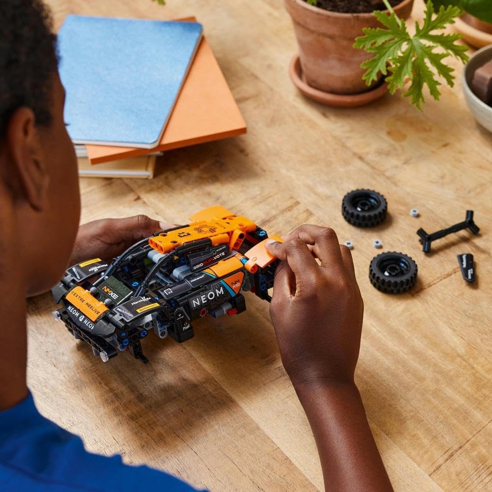 LEGO Technic NEOM McLaren Extreme E Race Car 42166 — image 5