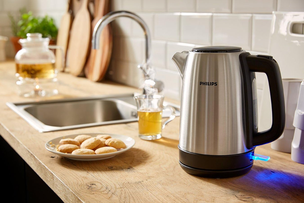 Philips HD9350/92 Daily Collection Kettle 1.7L, 2200W, Stainless Steel — Silver/Black