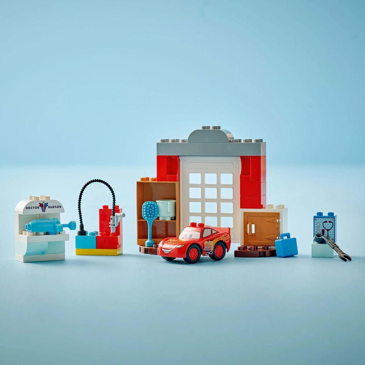 LEGO DUPLO Disney McQueen's Visit to Doc's Garage 10456 — image 5