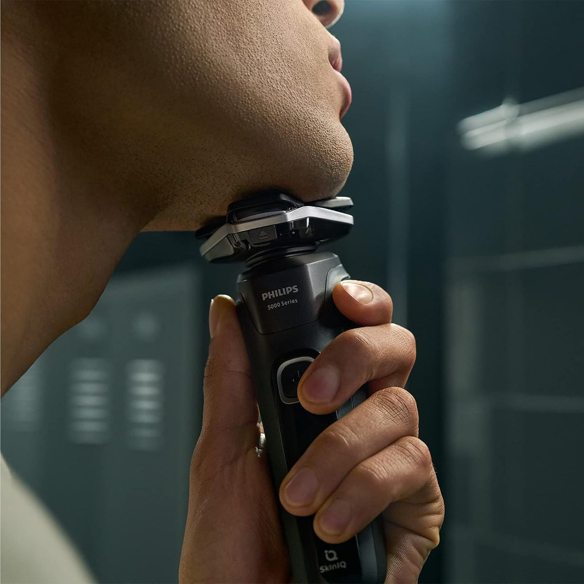 Philips Shaver Series 5000 - Wet & Dry Mens Electric Shaver with SkinIQ Technology, Pop-up Trimmer, Travel Case, Quick Clean Pod and Quick Clean Cartridge (Model S5898/50) — Deep Black