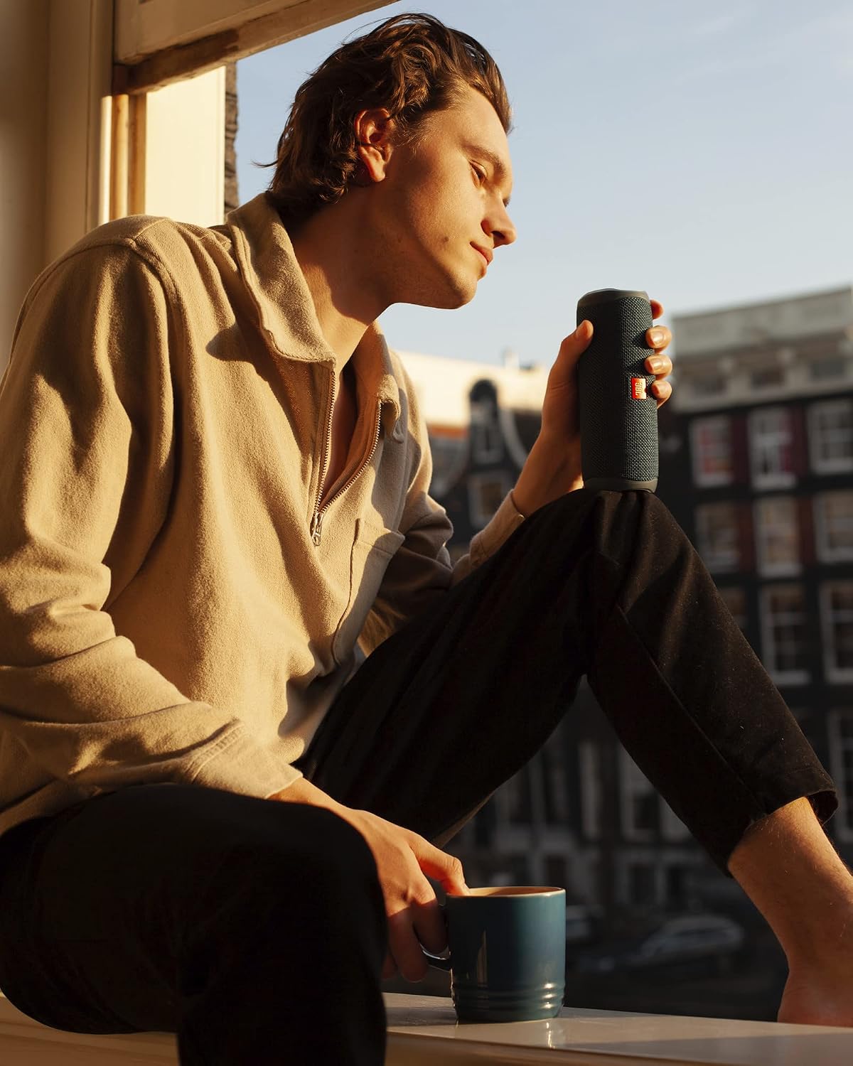 JBL Flip 5 Portable Bluetooth Speaker — Midnight Black