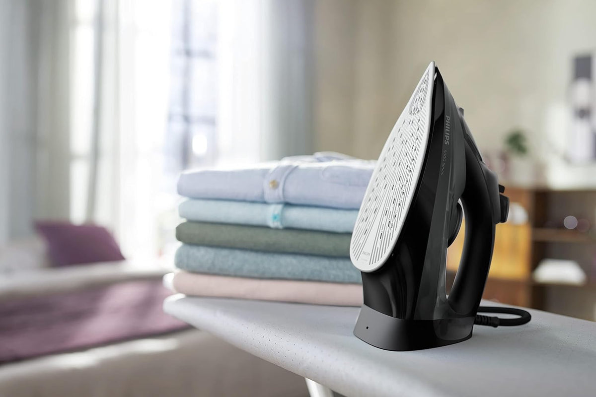 Philips Steam Iron 2600W, 45g/min Continuous Steam, 200g Steam Boost — black