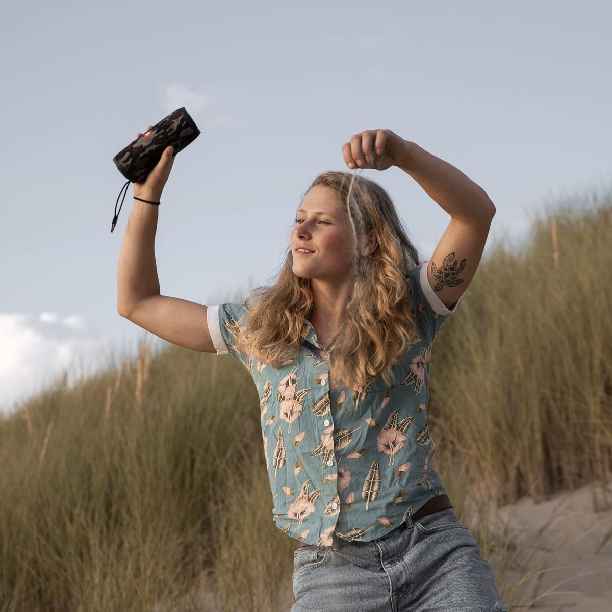 JBL Flip 5 Portable Bluetooth Speaker — Midnight Black