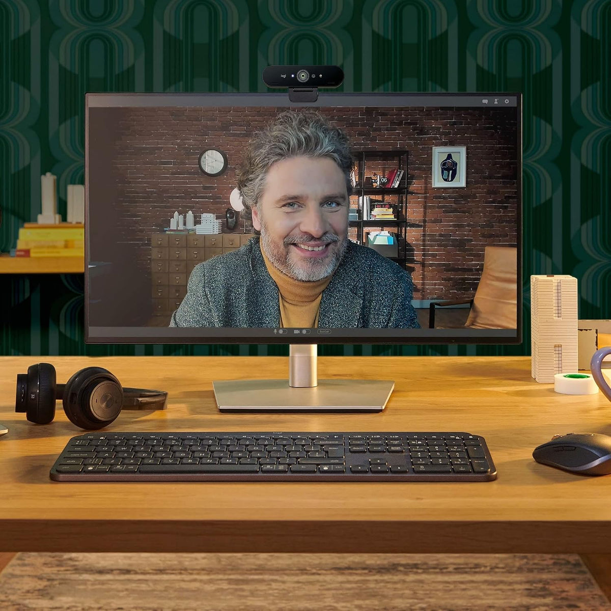 Logitech 4K PRO Webcam — Black