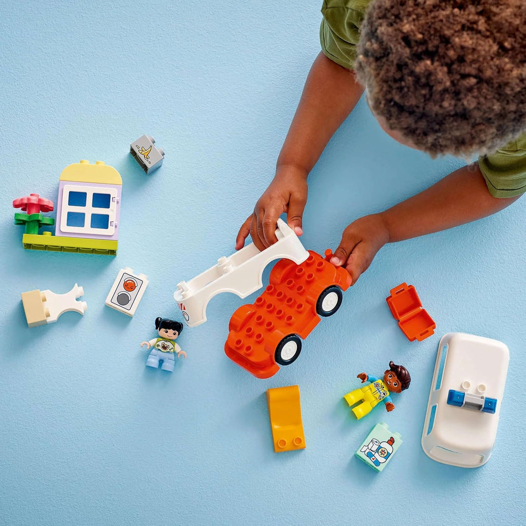 LEGO DUPLO Ambulance & Driver 10447 — image 5