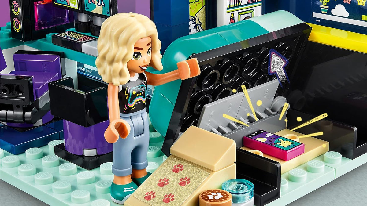 LEGO Friends Nova's Room Gaming Themed Bedroom Playset 41755 — image 6