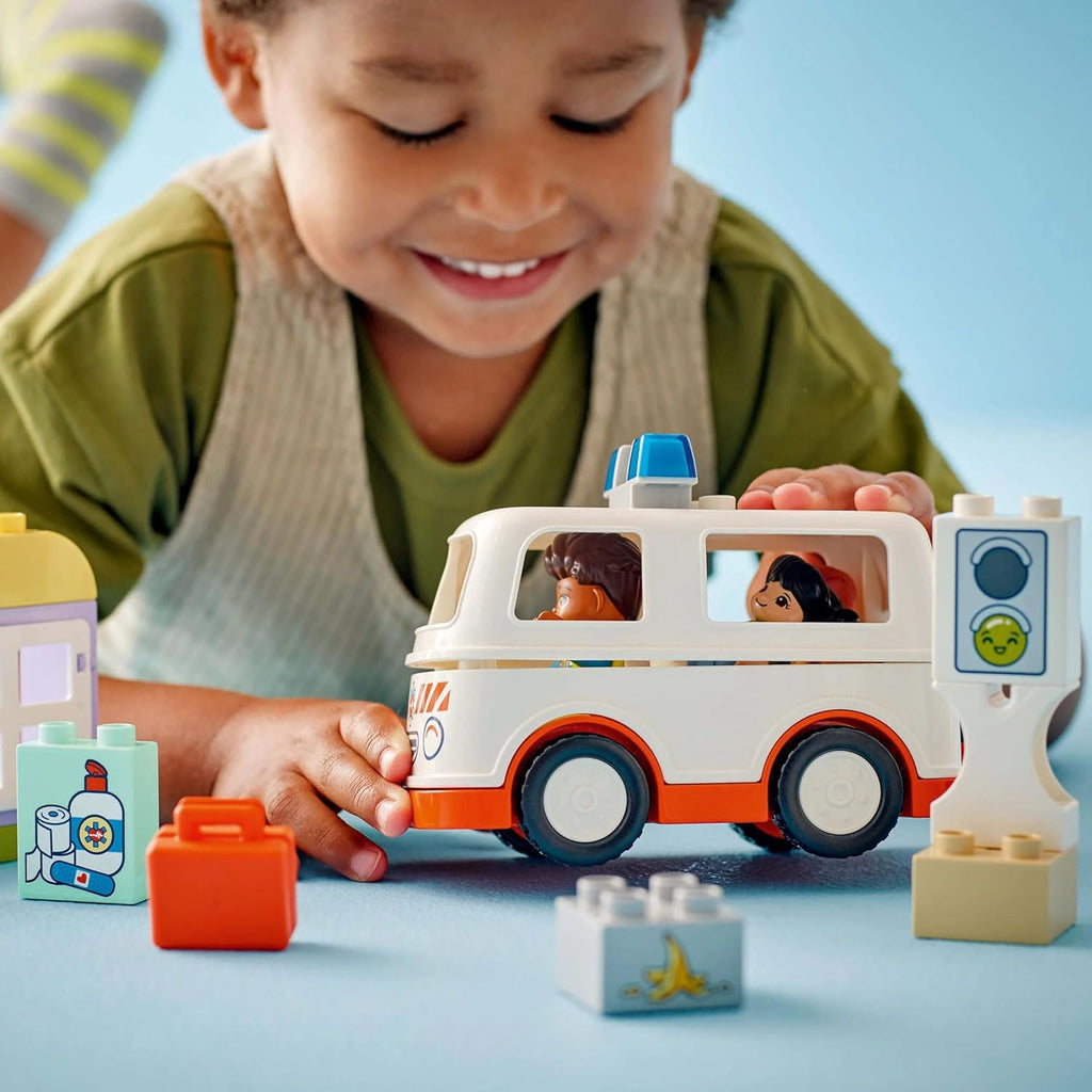 LEGO DUPLO Ambulance & Driver 10447 — image 3