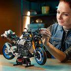 LEGO 42159 Technic Yamaha MT-10 SP Motorbike — image 11
