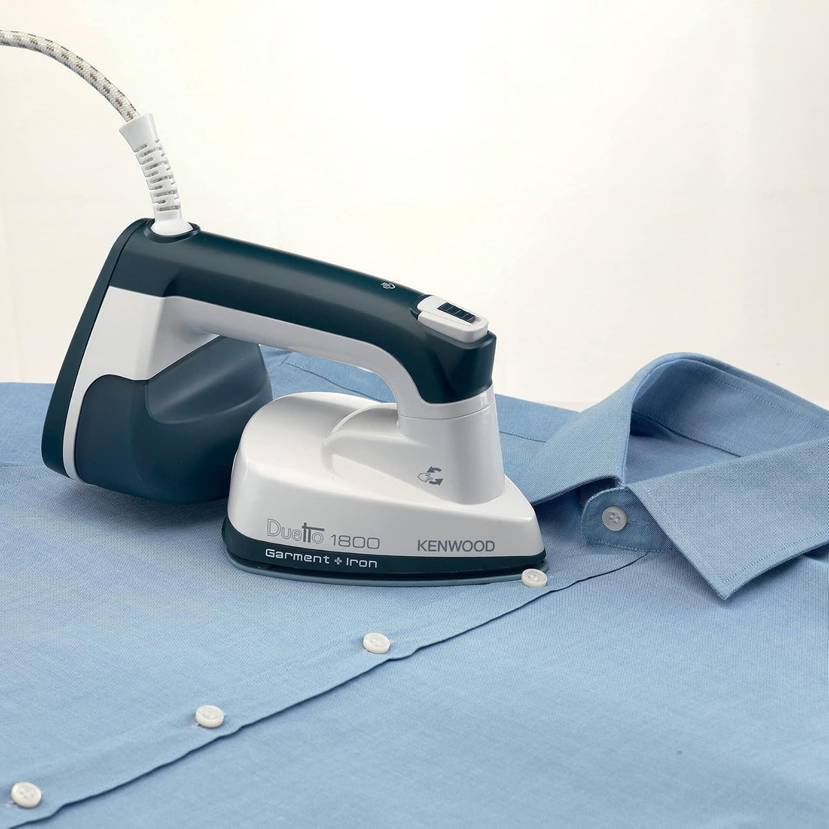 KENWOOD 2-in-1 Garment Steamer + Steam Iron 1000W with Rotary Plate, Ceramic Soleplate, LED Light GSP40.000WB White/Blue — detail image 9