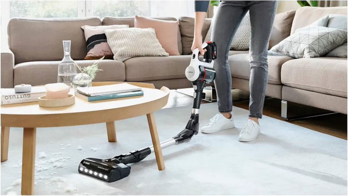 Bosch Cordless Stick Vacuum Cleaner, BCS712GB, 2 x 3.0 Ah Batteries, White, German Engineering — detail image 3