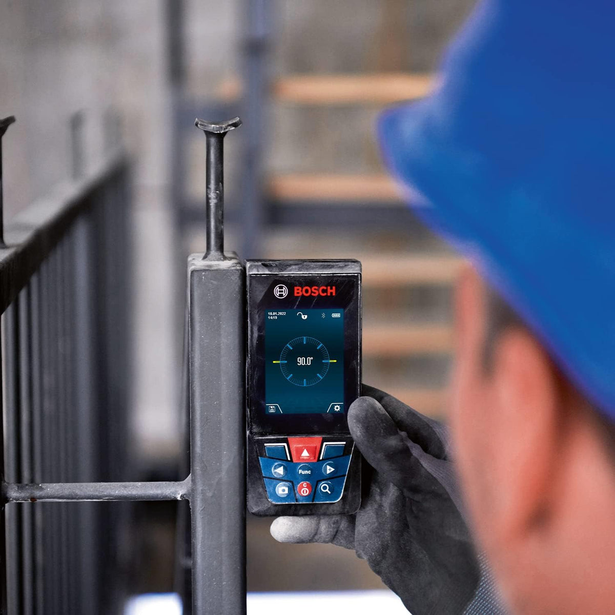 Bosch Professional Laser Measure GLM 150-27 C, with Digital camera viewfinder and a zoom function, up to 150 m, Connects via Bluetooth or US — detail image 4