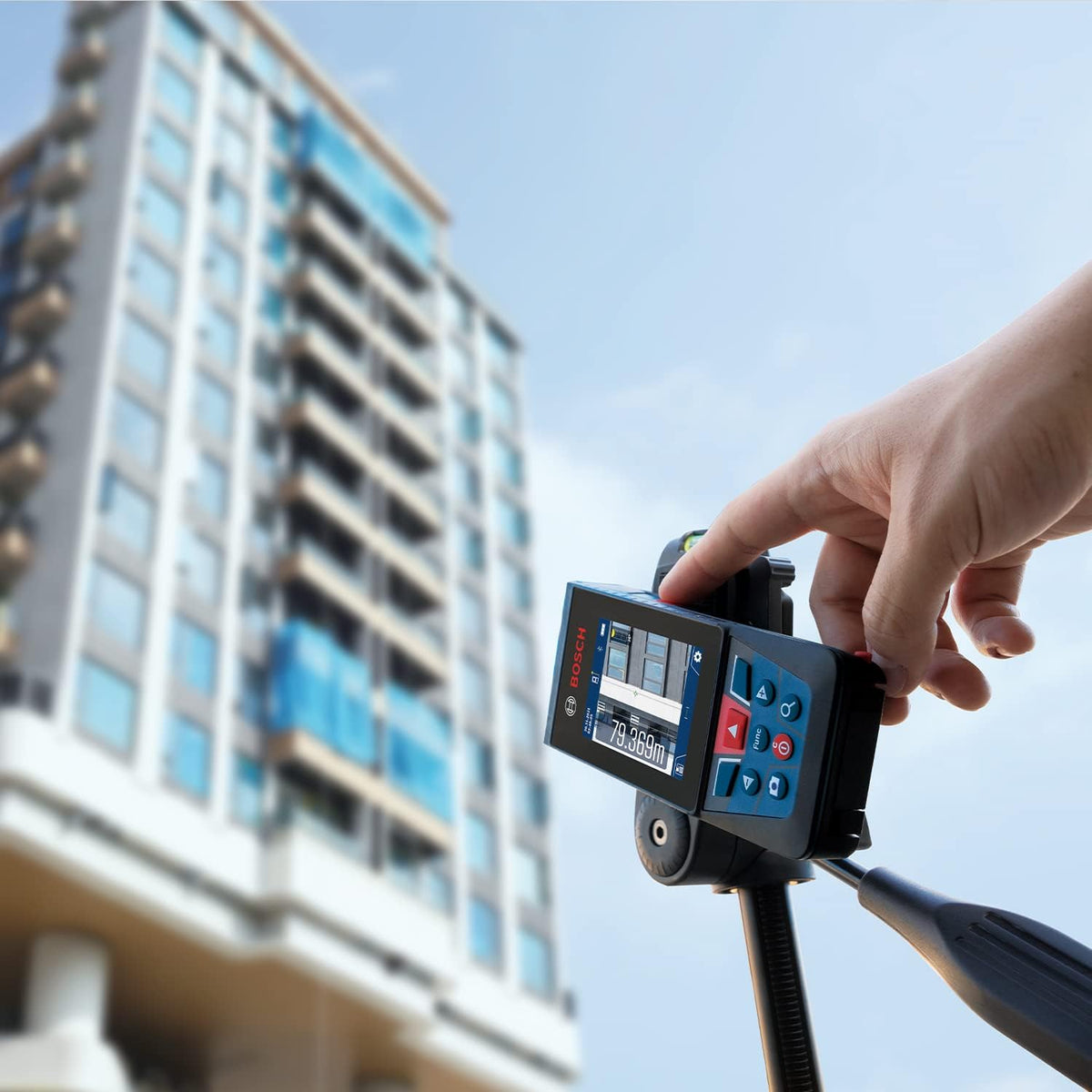 Bosch Professional Laser Measure GLM 150-27 C, with Digital camera viewfinder and a zoom function, up to 150 m, Connects via Bluetooth or US — detail image 3