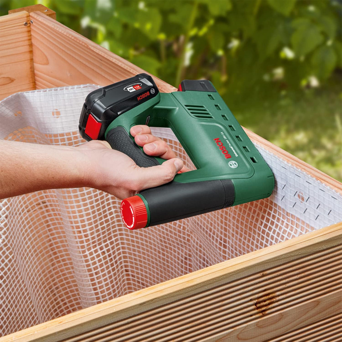 Bosch Universal Stapler 18V-14 Cordless Stapler (Stapling in Soft and Hardwood; for Staples and Nails; Quick Fire Mode; 18 Volt System; with — detail image 3