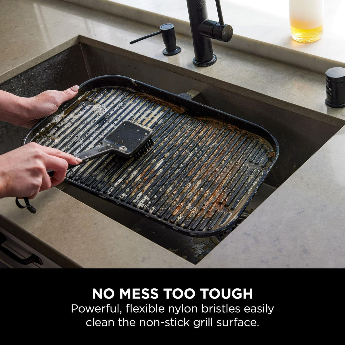 Ninja Woodfire BBQ Grill Cleaning Brush with Nylon Bristles, XSKOGXLCNBSEU — detail image 3