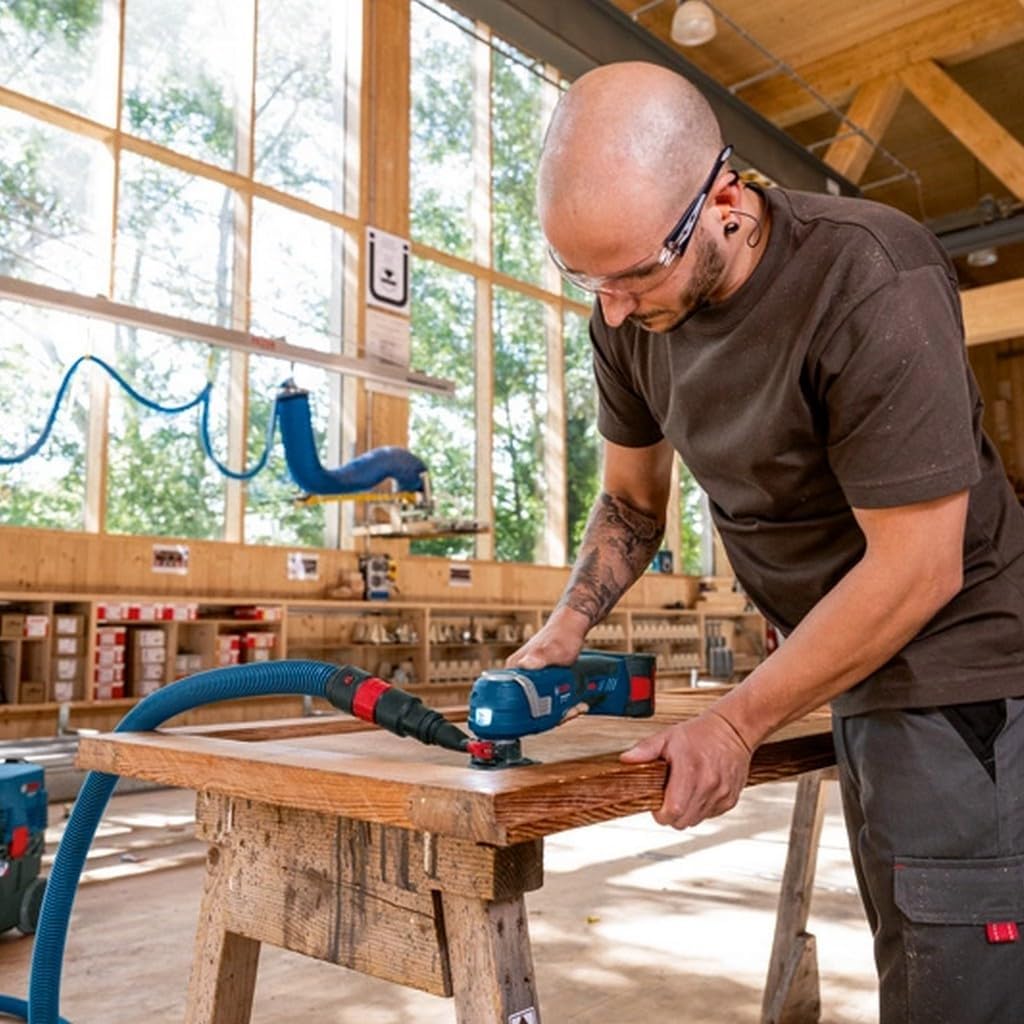 Bosch Professional 18V System Cordless Multi-Cutter GOP 18V-34 (brushless Motor, Vibration Control, Slim Grip, incl. 1x Saw Blade) — detail image 4