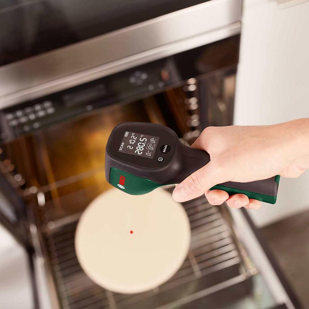 Bosch UniversalTemp Infrared Thermometer (-30°C to +500°C, Easy and Precise Measurement, 3 Predefined Material Groups, in Box) — detail image 4