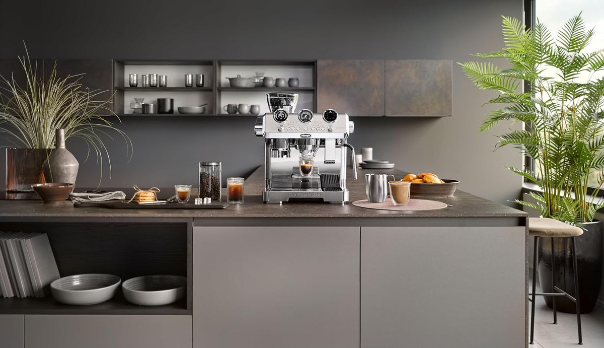 De'Longhi La Specialista Maestro EC9885.M Espresso Machine with Cold Brew, Grinder and Milk Frothing — detail image 4