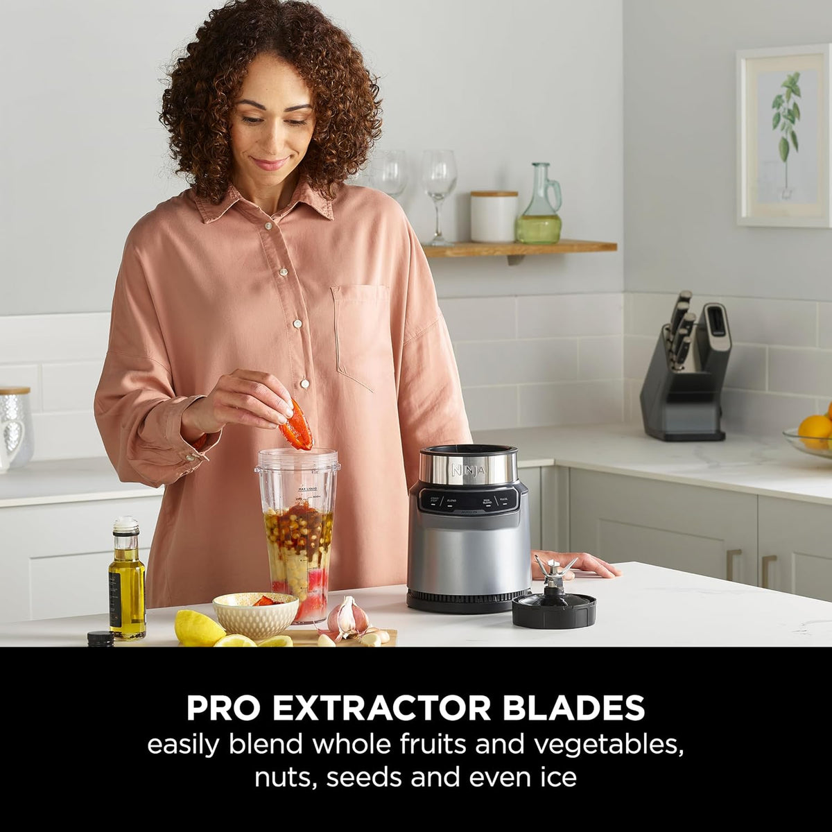 Ninja Blender with 2 Automatic Programs: Blend & Max Blend, Pulse Setting, 2x 700ml Cups with Spout Lids, 1000W, Dishwasher Safe Parts, Smoo — detail image 4