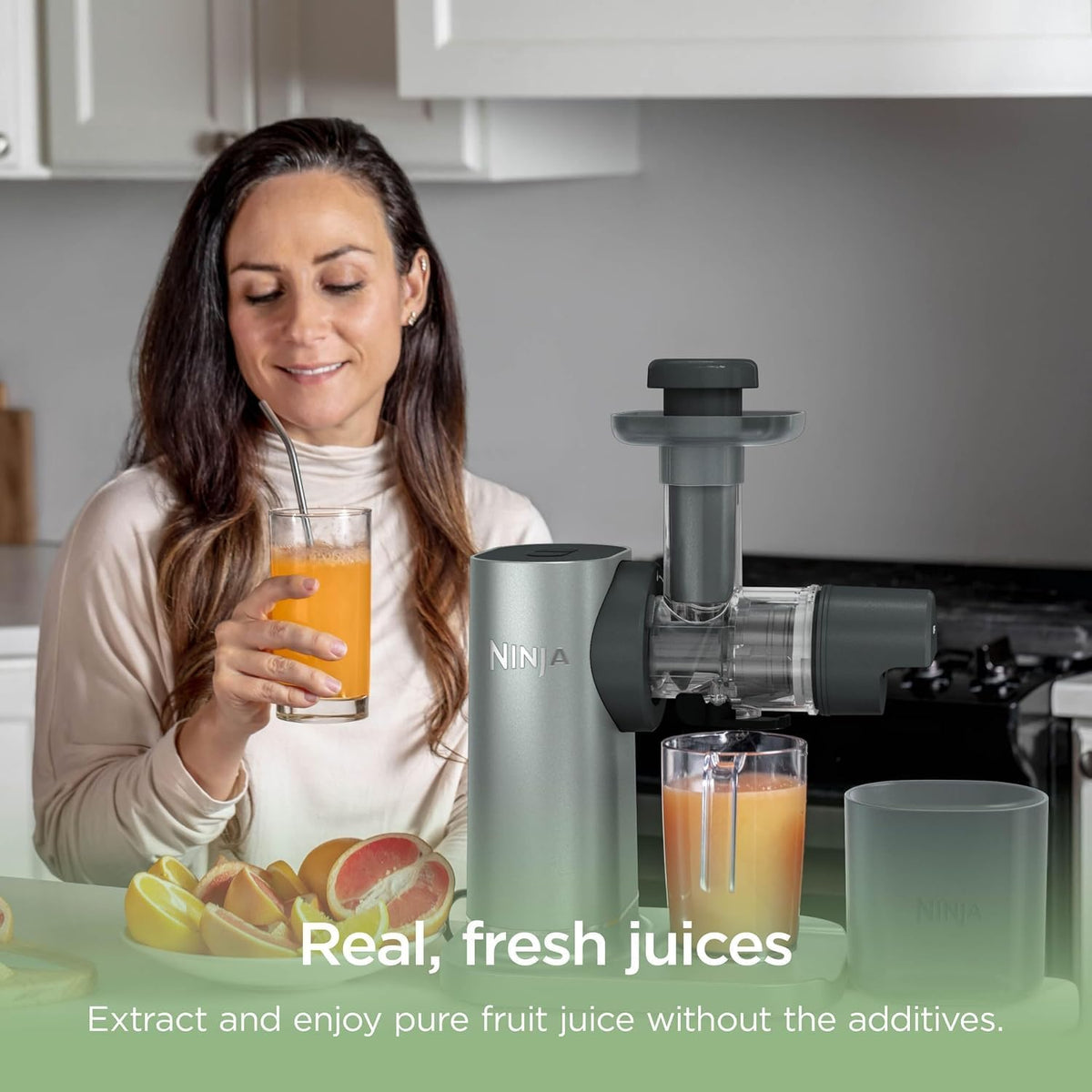 Ninja JC152UK 3-in-1 Cold Press Juicer with Slice and Shredded Blades, 700ml Jug and 1.1L Pulp Container, for Making Fresh Juices and Proces — detail image 4