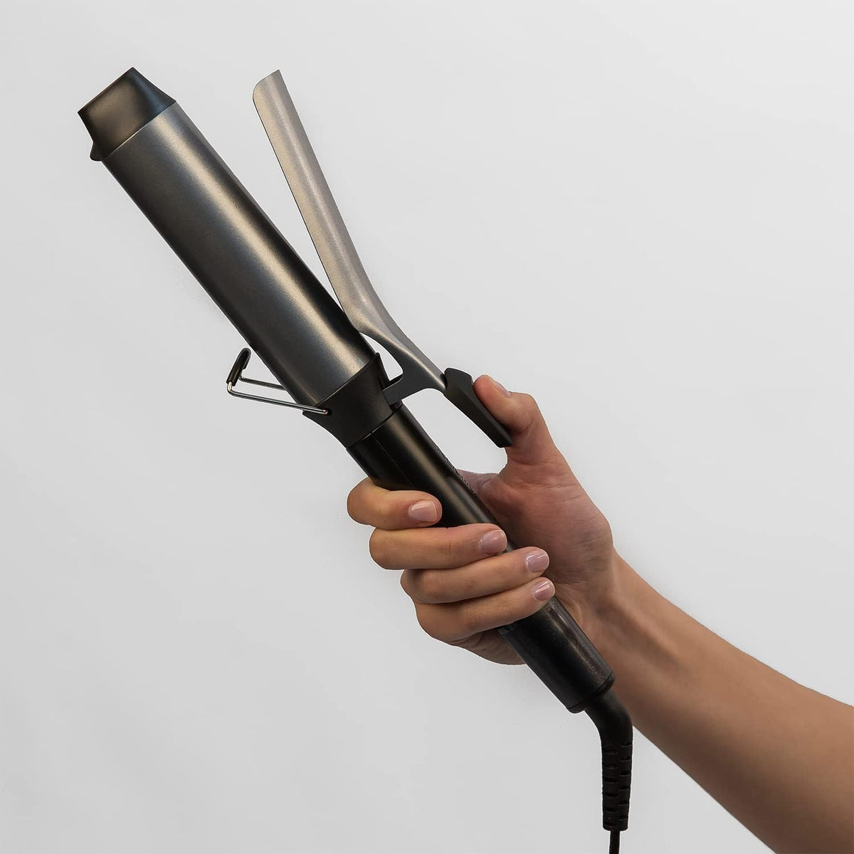 Remington 38mm Curling Tong for Big Bouncy Curls (Titanium Ceramic for Smoothness & Shine, Protective Coating with Anti-Static, Ceramic, Tourmaline Ionic, Fast 30 Second Heat Up, 140°C-210°C) CI5538 — image 4